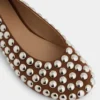 Bailarina con tachuelas