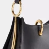 Bolso de piel con anilla pequeña