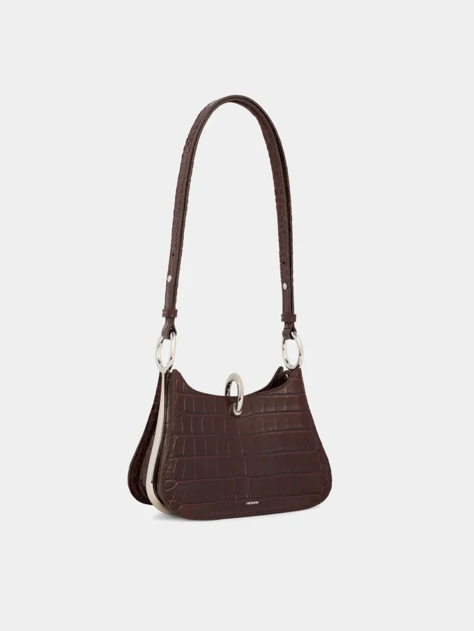 Bolso de piel con anilla pequeña