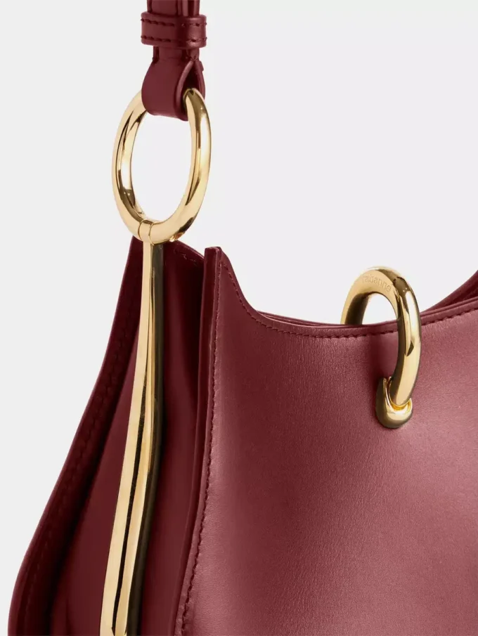 Bolso de piel con anilla pequeña