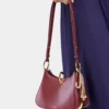 Bolso de piel con anilla pequeña