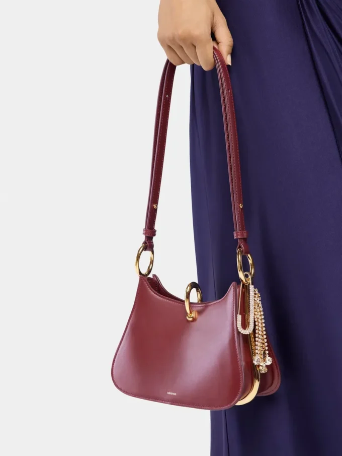 Bolso de piel con anilla pequeña