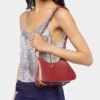 Bolso de piel con anilla pequeña
