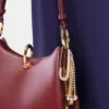 Bolso de piel con anilla pequeña