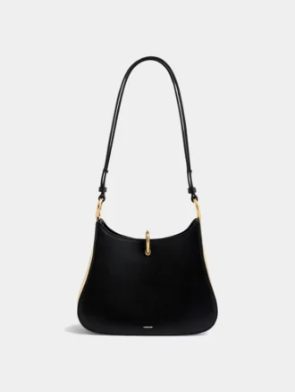 Bolso de piel con anillas medianas.