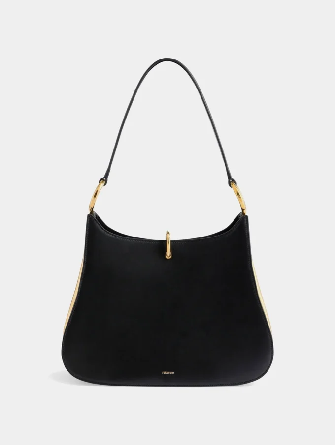 Bolso de piel con anillos grandes