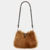 Bolso pequeño de cuero con anillas