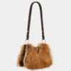 Bolso pequeño de cuero con anillas