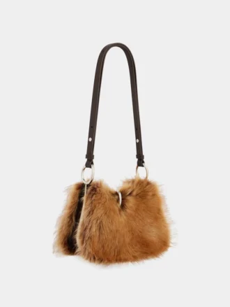 Bolso pequeño de cuero con anillas