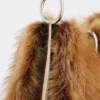 Bolso pequeño de cuero con anillas