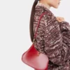 Bolso pequeño de cuero con anillas