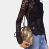 Bolso reversible tipo cubo de piel