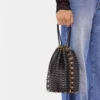 Bolso reversible tipo cubo de piel