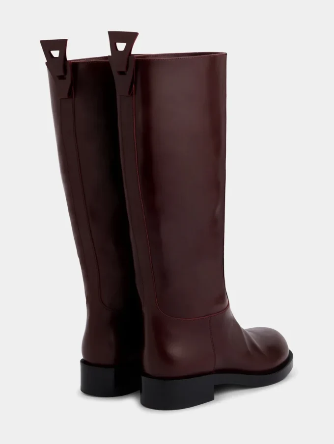 Botas burdeos de piel lisa