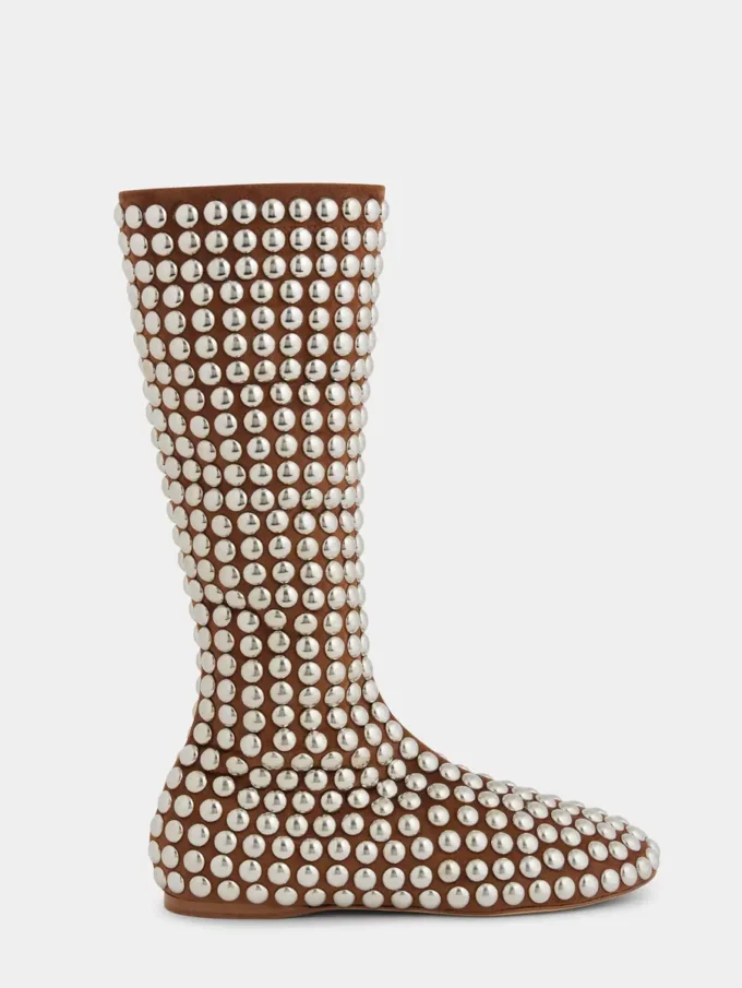 Botas con tachuelas