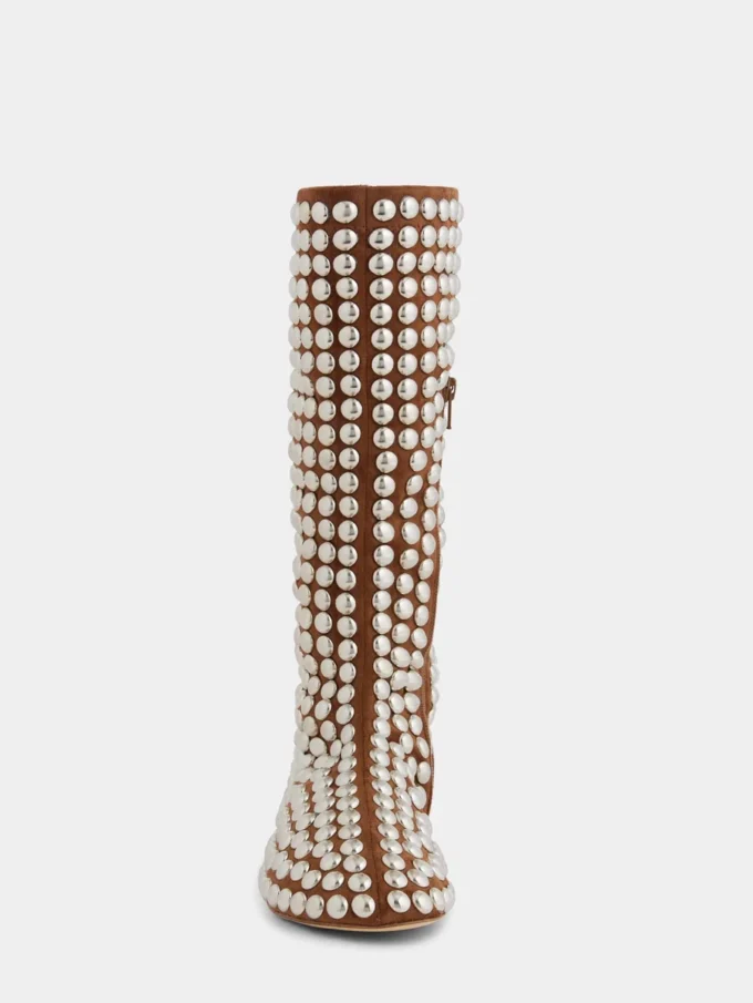 Botas con tachuelas