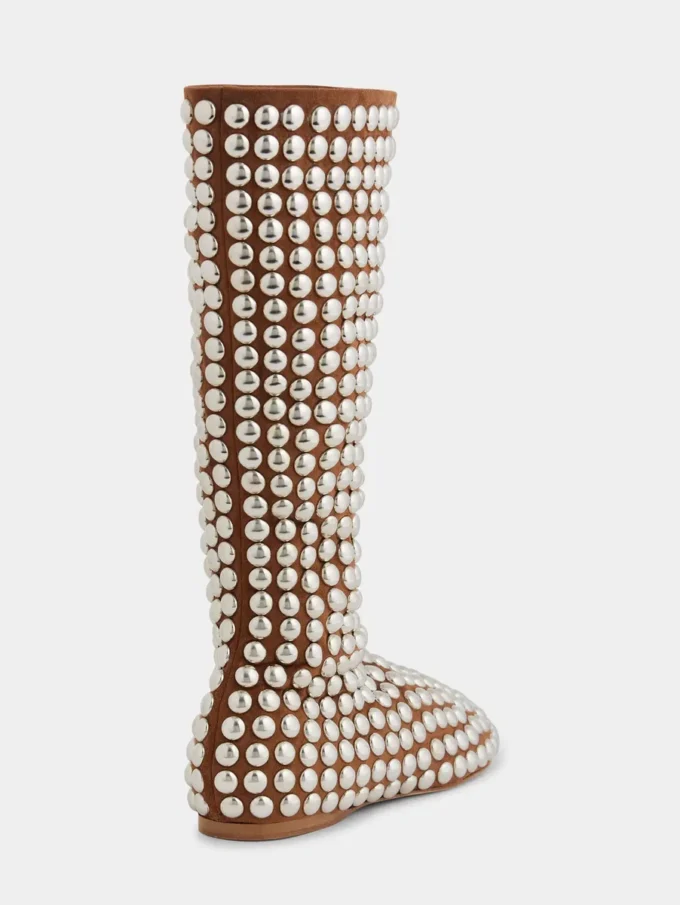 Botas con tachuelas