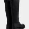 Botas negras de piel lisa