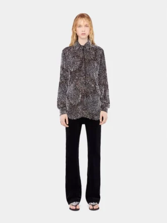 Camisa de crepé con bordado de perlas
