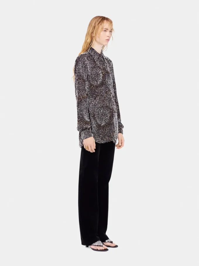 Camisa de crepé con bordado de perlas