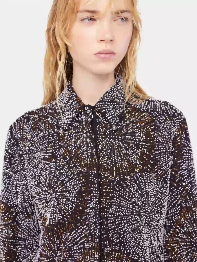 Camisa de crepé con bordado de perlas