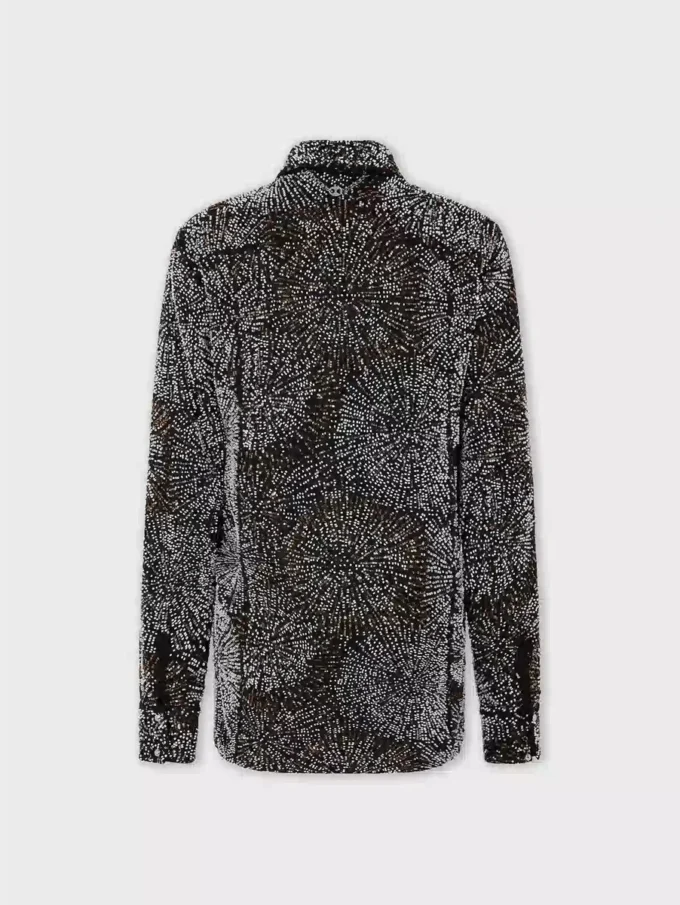 Camisa de crepé con bordado de perlas