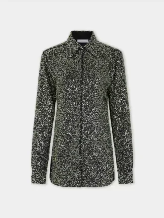Camisa de crepé con detalles de bordados de lentejuelas.