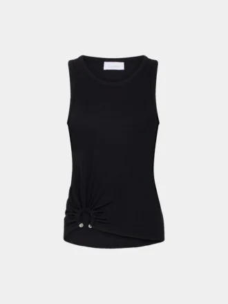 Camiseta negra sin mangas con detalle perforado característico