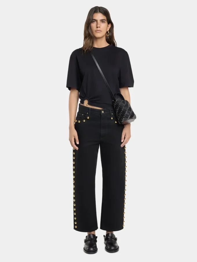 Camiseta oversize con piercing