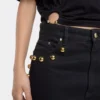 Camiseta oversize con piercing