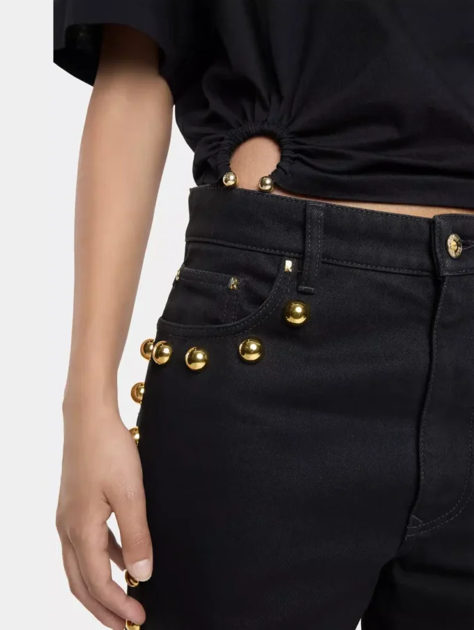 Camiseta oversize con piercing