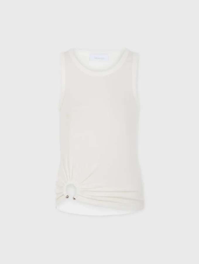 Camiseta sin mangas blanca con detalle perforado característico