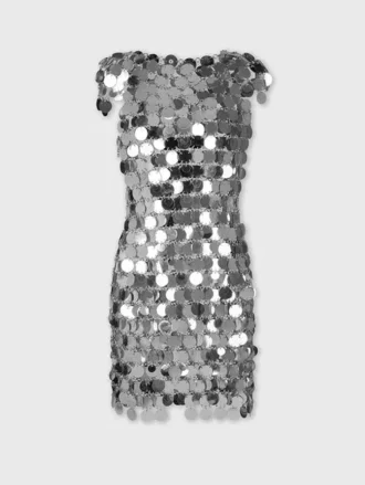 El icónico vestido plateado Sparkle con discos.
