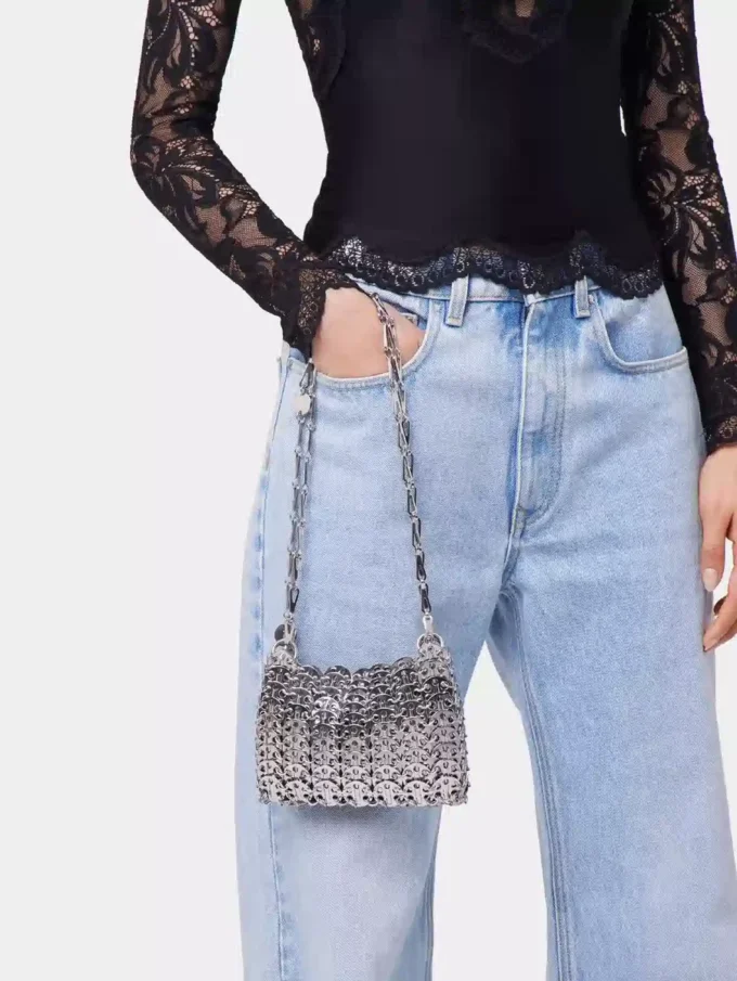 Icónico bolso Nano 1969 plateado