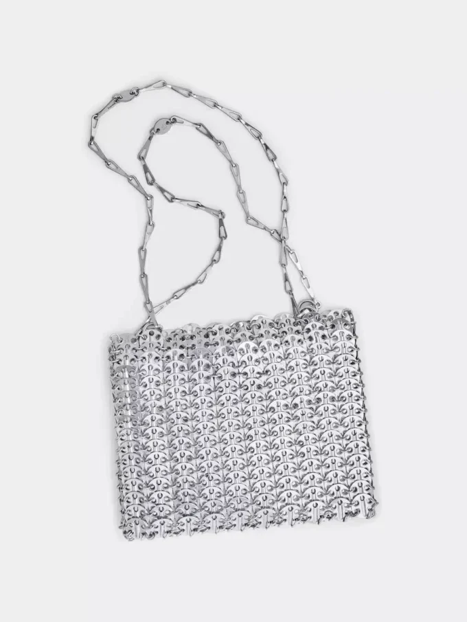 Icónico bolso plateado 1969