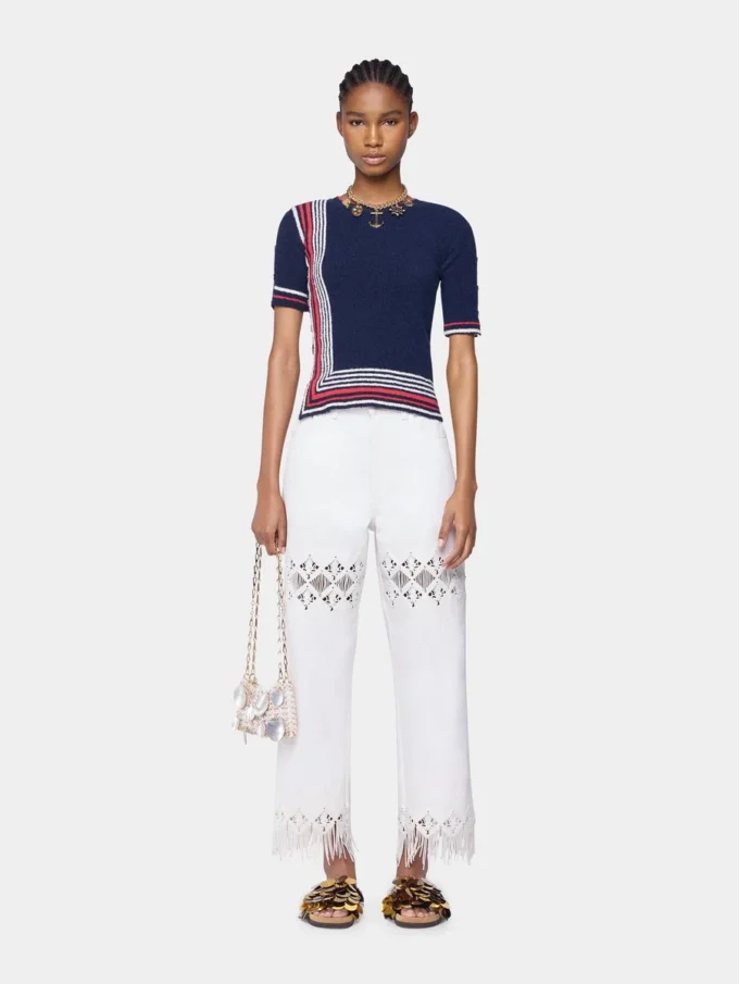 Pantalones de mezclilla con detalles bordados