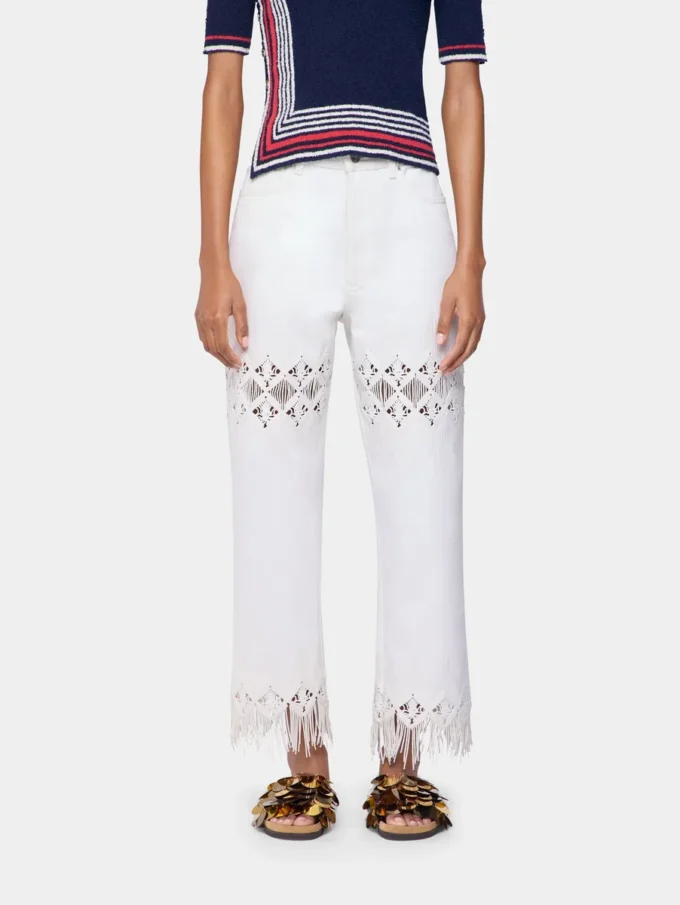 Pantalones de mezclilla con detalles bordados
