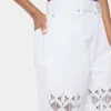 Pantalones de mezclilla con detalles bordados