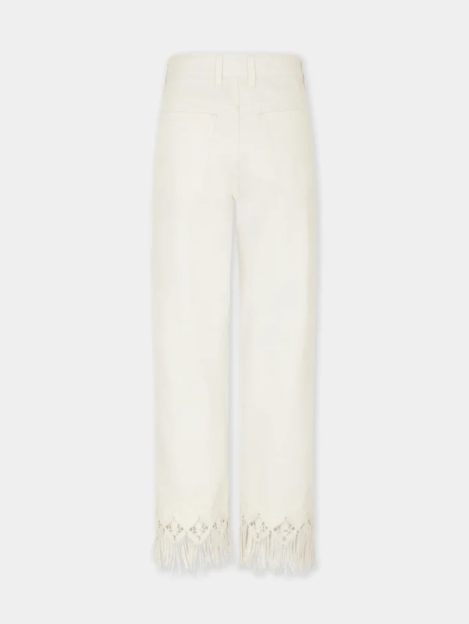 Pantalones de mezclilla con detalles bordados