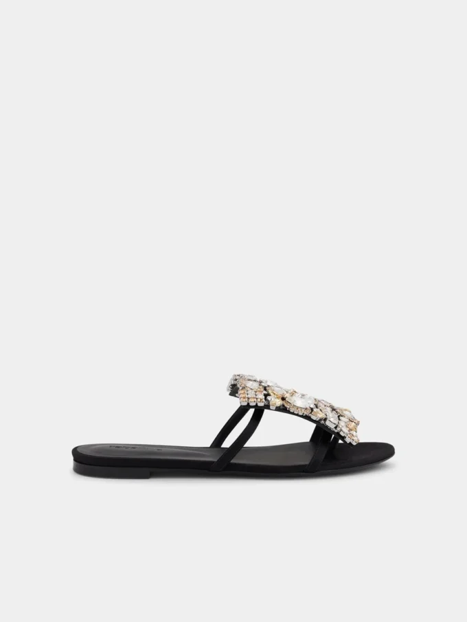 Sandalias planas con pedrería