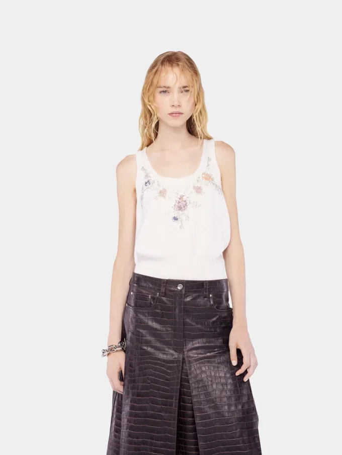 Top de lana bordado