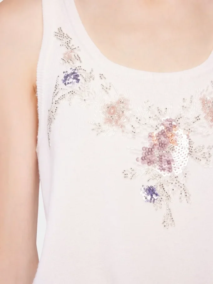 Top de lana bordado
