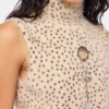 Top sin mangas de cuello alto en punto cepillado