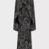 Vestido de crepé con bordado de perlas