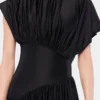 Vestido largo con detalles fruncidos