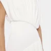 Vestido largo con detalles fruncidos