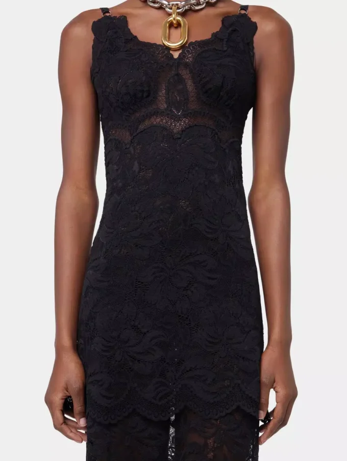 Vestido largo negro de encaje