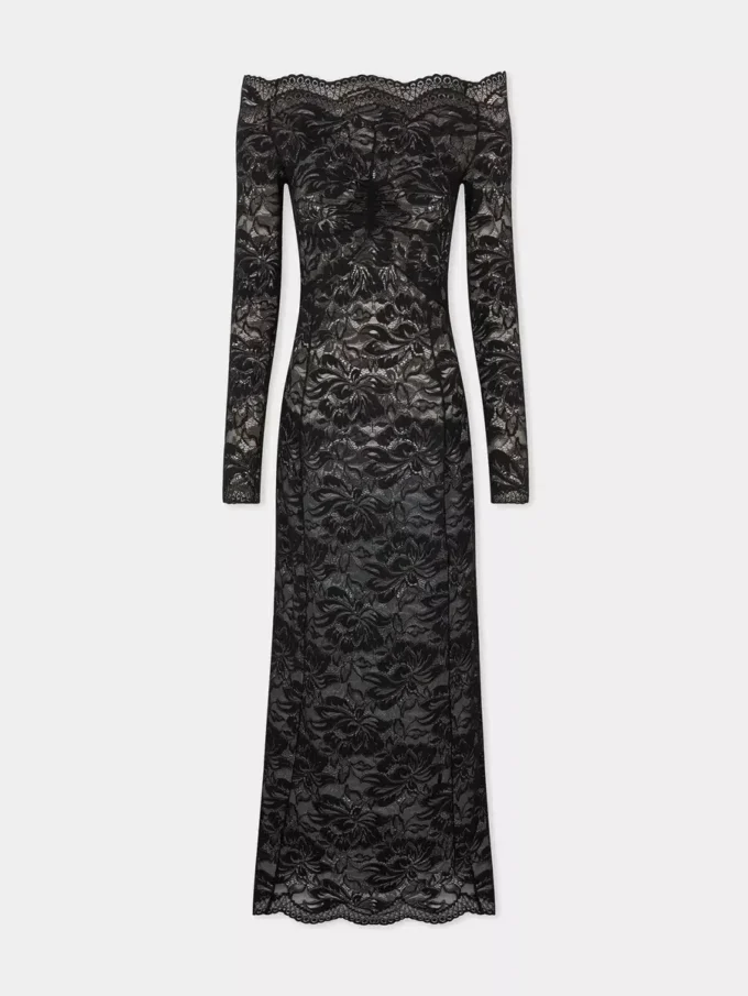 Vestido largo negro de encaje con cuello bardot