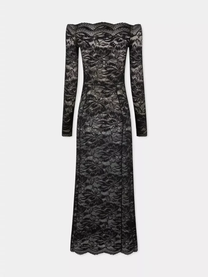 Vestido largo negro de encaje con cuello bardot